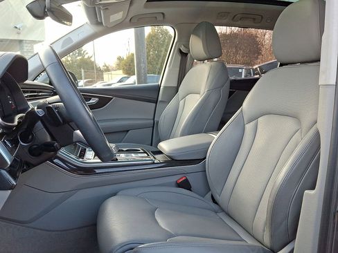 Used 2024 Audi Q7 3.0T Prestige image 17