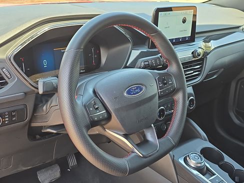 Used 2025 Ford Escape ST-Line image 14