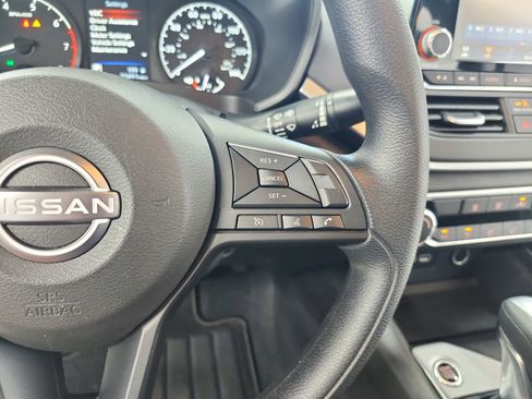 Used 2024 Nissan Altima 2.5 S FWD image 22