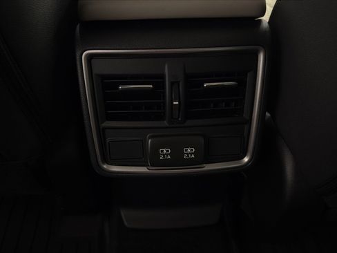 Used 2023 Subaru Forester Premium image 30