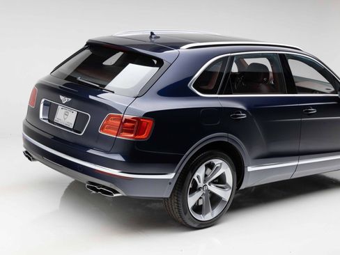 Used 2019 Bentley Bentayga AWD/4WD image 27