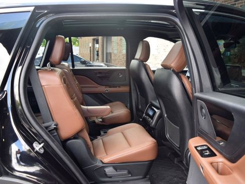 Used 2023 Lincoln Aviator Reserve w/ Equipment Group 201A AWD/4WD image 39