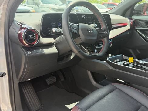 Used 2025 Chevrolet Equinox RS w/ Safety and Technology Package FWD image 11