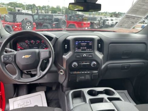 Used 2024 Chevrolet Silverado 1500 Custom w/ Turbomax Blackout Package AWD/4WD image 17