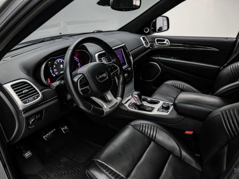 Used 2018 Jeep Grand Cherokee Trackhawk image 2