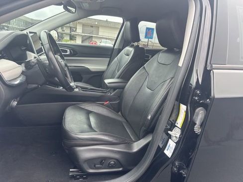 Used 2022 Jeep Compass Limited image 17