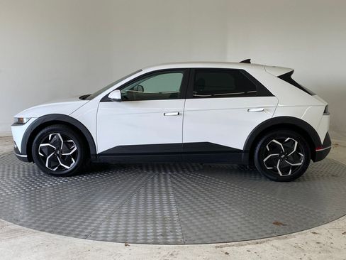 Used 2023 Hyundai Ioniq 5 SEL image 2
