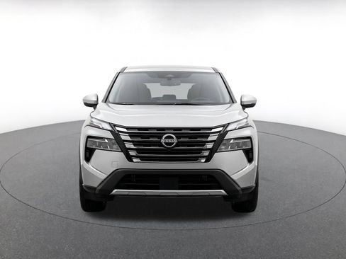 Used 2025 Nissan Rogue SV FWD image 2