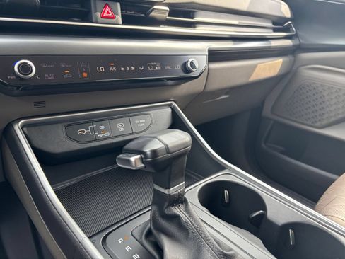 Used 2026 Kia Carnival FWD image 41