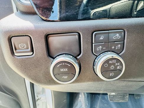 Used 2021 GMC Sierra 1500 SLT RWD image 11