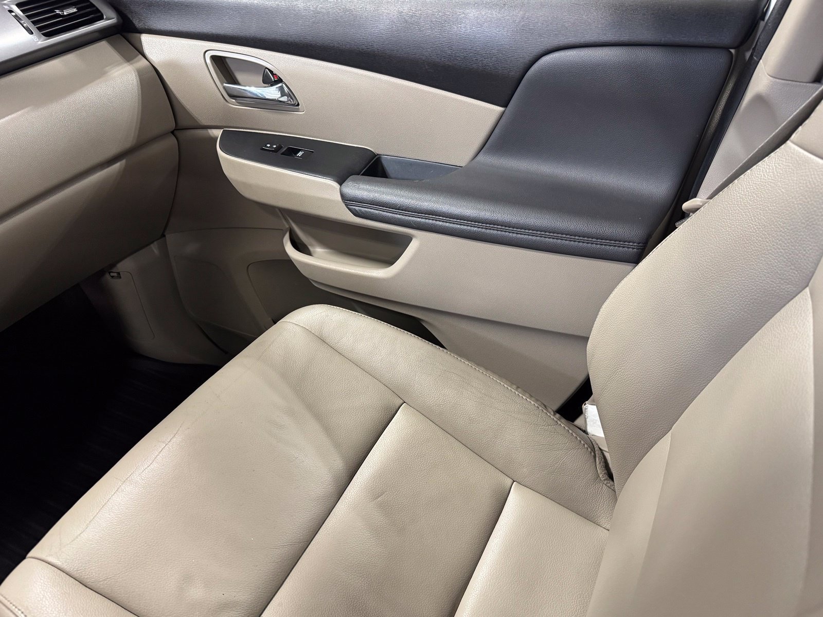 Used 2014 Honda Odyssey Touring image 41