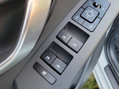 New 2026 Kia Niro LX FWD image 13