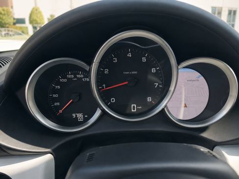Used 2025 Porsche 718 Cayman RWD image 2