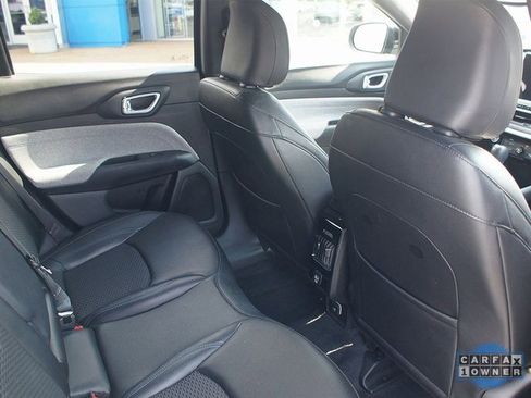 Used 2024 Jeep Compass Latitude image 15