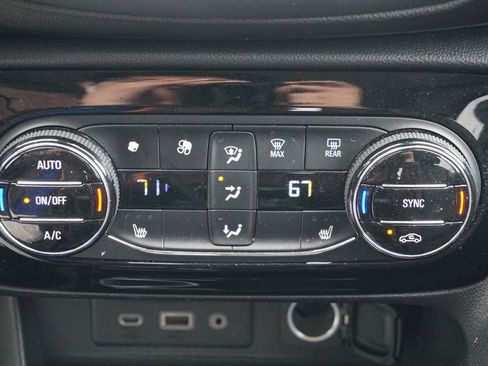 Used 2020 Buick Encore GX Select w/ Advanced Technology Package image 29