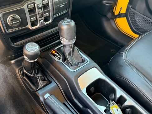 Used 2019 Jeep Wrangler Unlimited Sahara AWD/4WD image 23