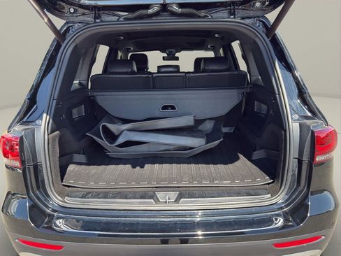 Used 2021 Mercedes-Benz GLB 250 4MATIC w/ Premium Package image 20