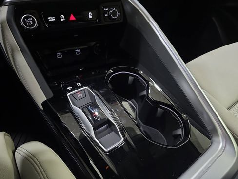 New 2025 Audi Q5 Prestige image 24