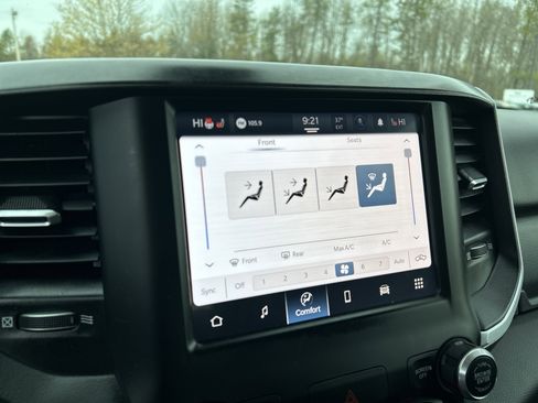 Used 2022 RAM 1500 Big Horn AWD/4WD image 18