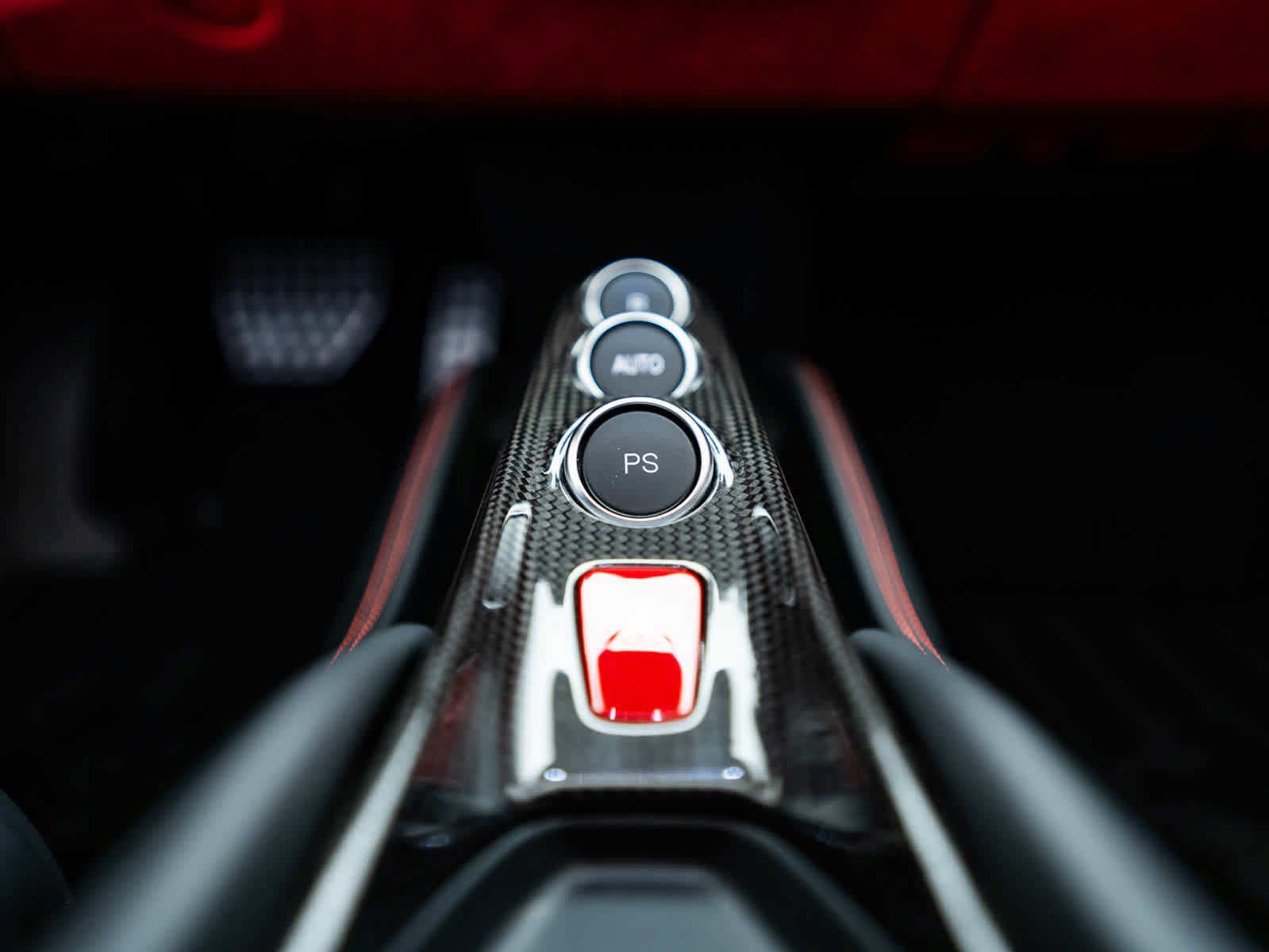 Used 2022 Ferrari F8 Tributo RWD image 28