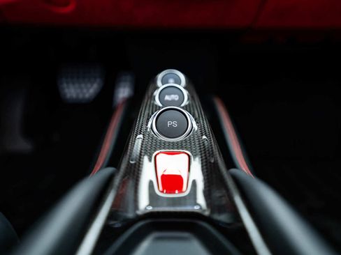 Certified 2022 Ferrari F8 Tributo RWD image 28