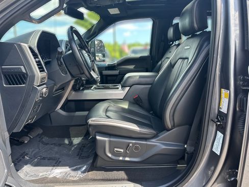 Used 2022 Ford F250 Platinum w/ FX4 Off-Road Package AWD/4WD image 11