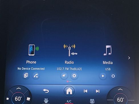 Used 2024 Mercedes-Benz GLC 300 4MATIC image 17