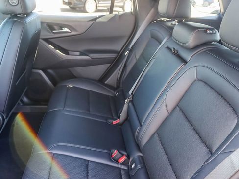 New 2026 Chevrolet Equinox LT w/ Convenience Package II image 17