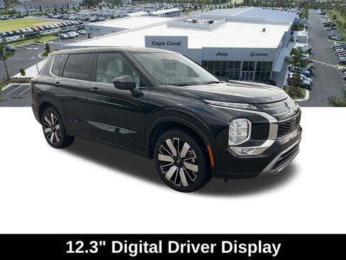 Used 2025 Mitsubishi Outlander SE image 7