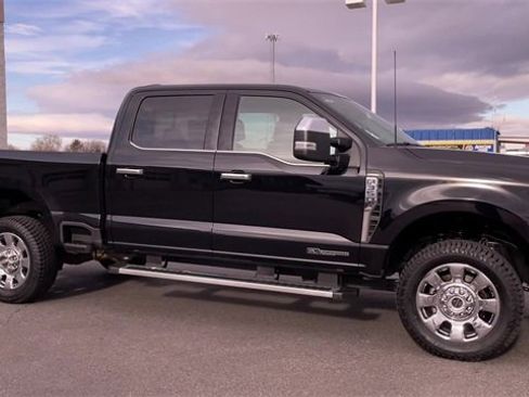 Used 2024 Ford F350 Lariat image 3