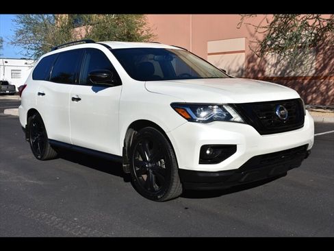 Used 2018 Nissan Pathfinder SL w/ Midnight Edition Package image 2