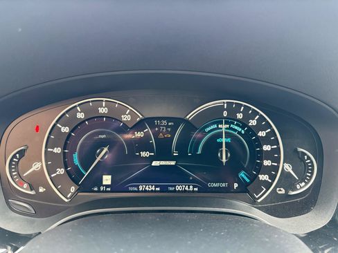 Used 2019 BMW 530e w/ Convenience Package RWD image 14