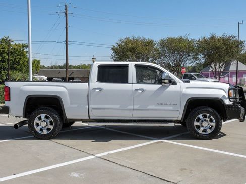 Used 2015 GMC Sierra 3500 Denali w/ Duramax Plus Package image 8