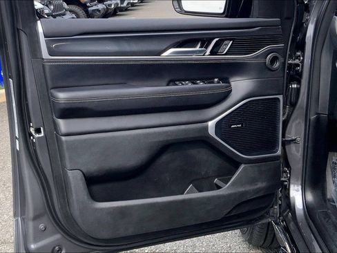 Certified 2023 Jeep Wagoneer 4WD w/ Premium Group I image 21