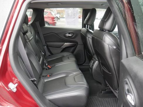 Used 2019 Jeep Cherokee Latitude Plus w/ Cold Weather Group image 24