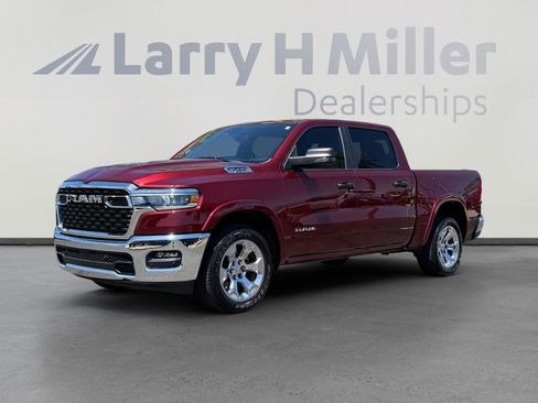 Used 2025 RAM 1500 Big Horn AWD/4WD image 2