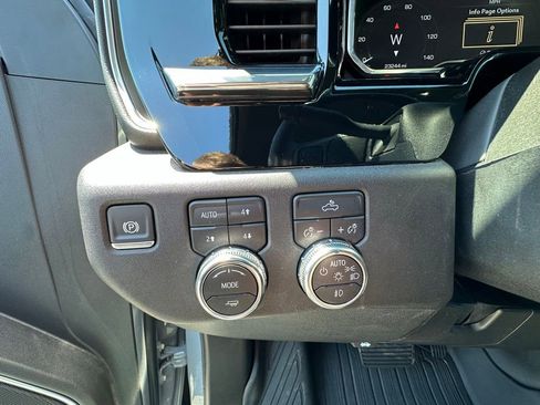 Used 2024 GMC Sierra 1500 Elevation AWD/4WD image 3