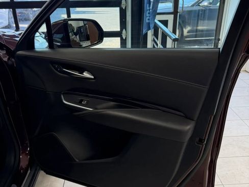 Used 2023 Cadillac XT4 Luxury w/ Cold Weather Package FWD image 22
