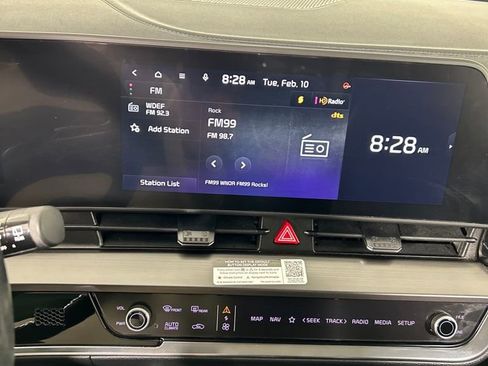 Used 2023 Kia Sportage EX image 14