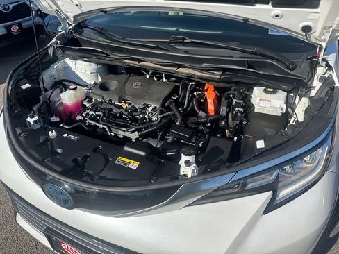 Used 2023 Toyota Sienna Limited image 50