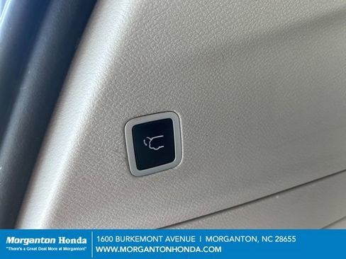 Used 2021 Chrysler Pacifica Touring-L w/ Uconnect Theater Family Group FWD image 37