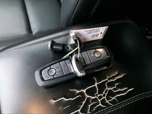 Certified 2022 Ford Explorer XLT w/ Equipment Group 202A image 12