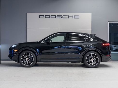 Used 2025 Porsche Cayenne Coupe image 2