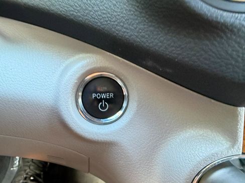 Used 2009 Toyota Highlander Limited AWD/4WD image 37