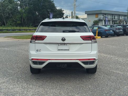 Certified 2021 Volkswagen Atlas Cross Sport SE FWD image 6