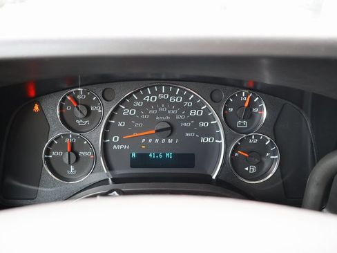 New 2025 GMC Savana 3500 Extended w/ Driver Convenience Package RWD image 16