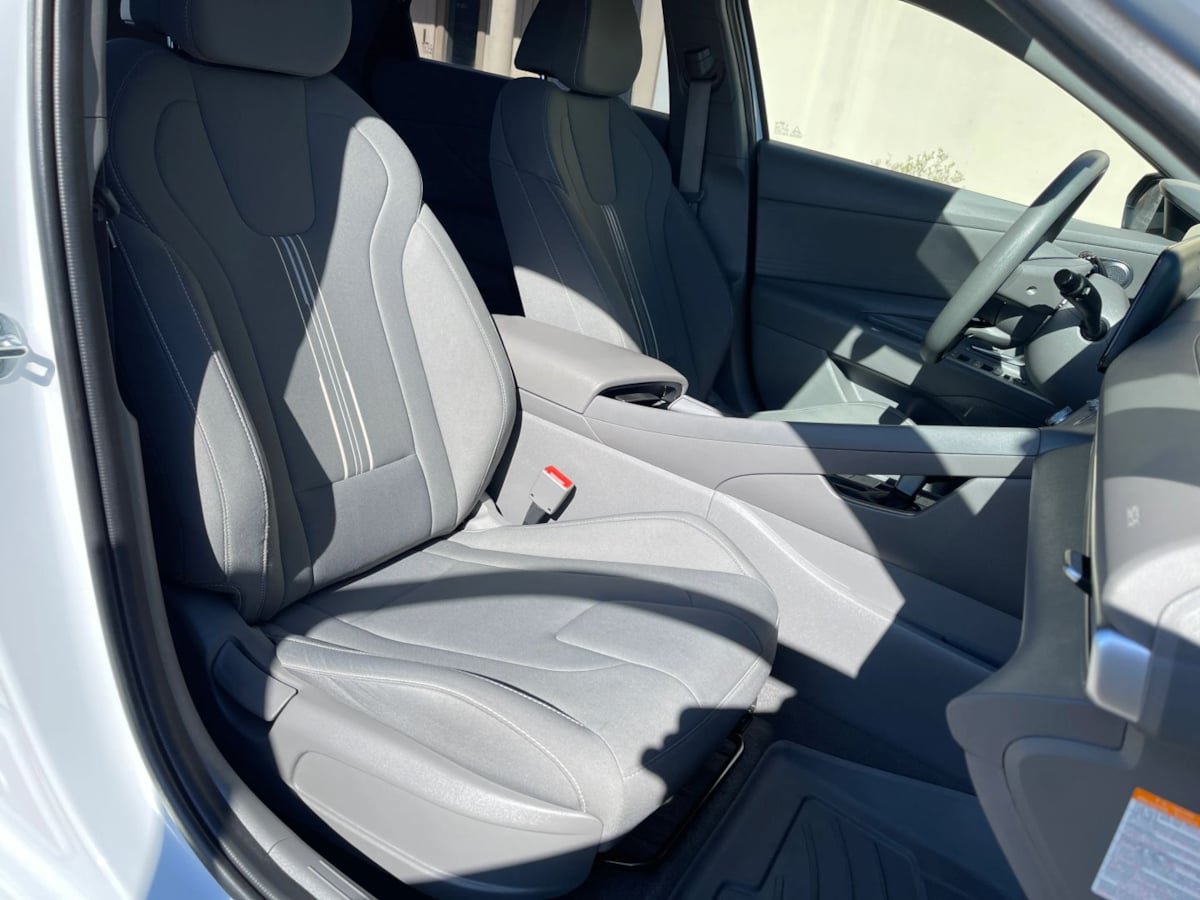 Used 2024 Hyundai Elantra Blue FWD image 22