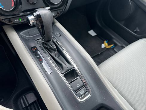 Used 2021 Honda HR-V LX image 25