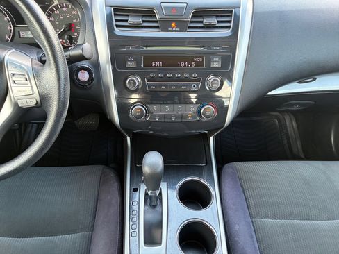 Used 2013 Nissan Altima 2.5 S FWD image 25