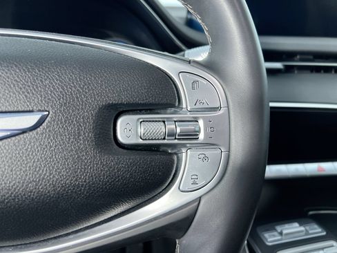 Used 2025 Genesis GV70 2.5T AWD/4WD image 17